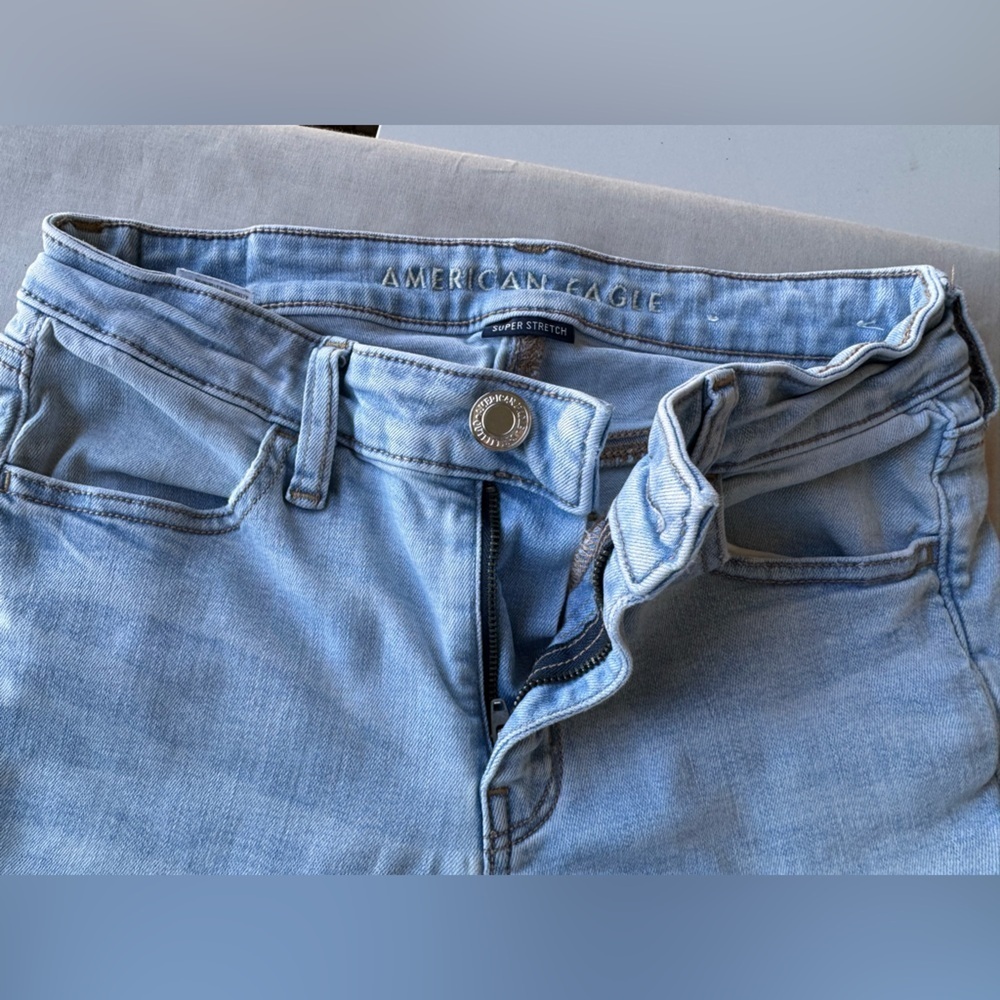 American Eagle Super Stretch Distressed Jegging - Picture 5 of 6
